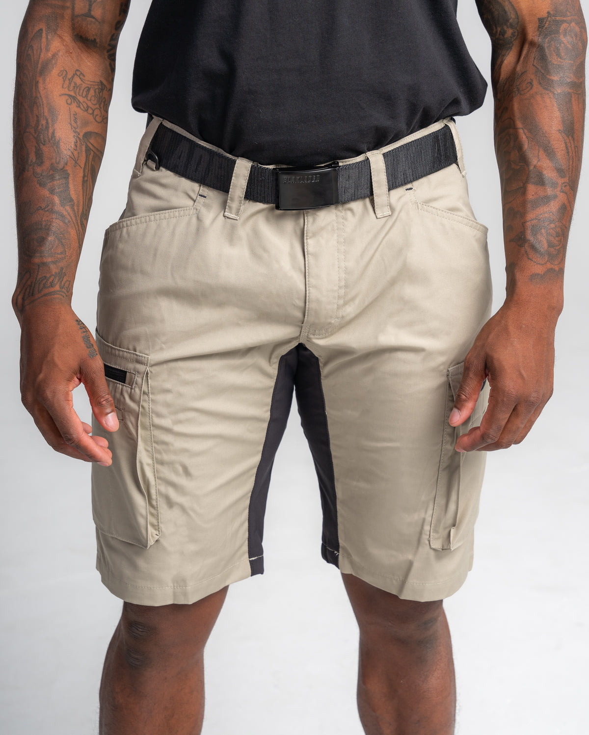 Stratus Lite Shorts - Dark olive green /black