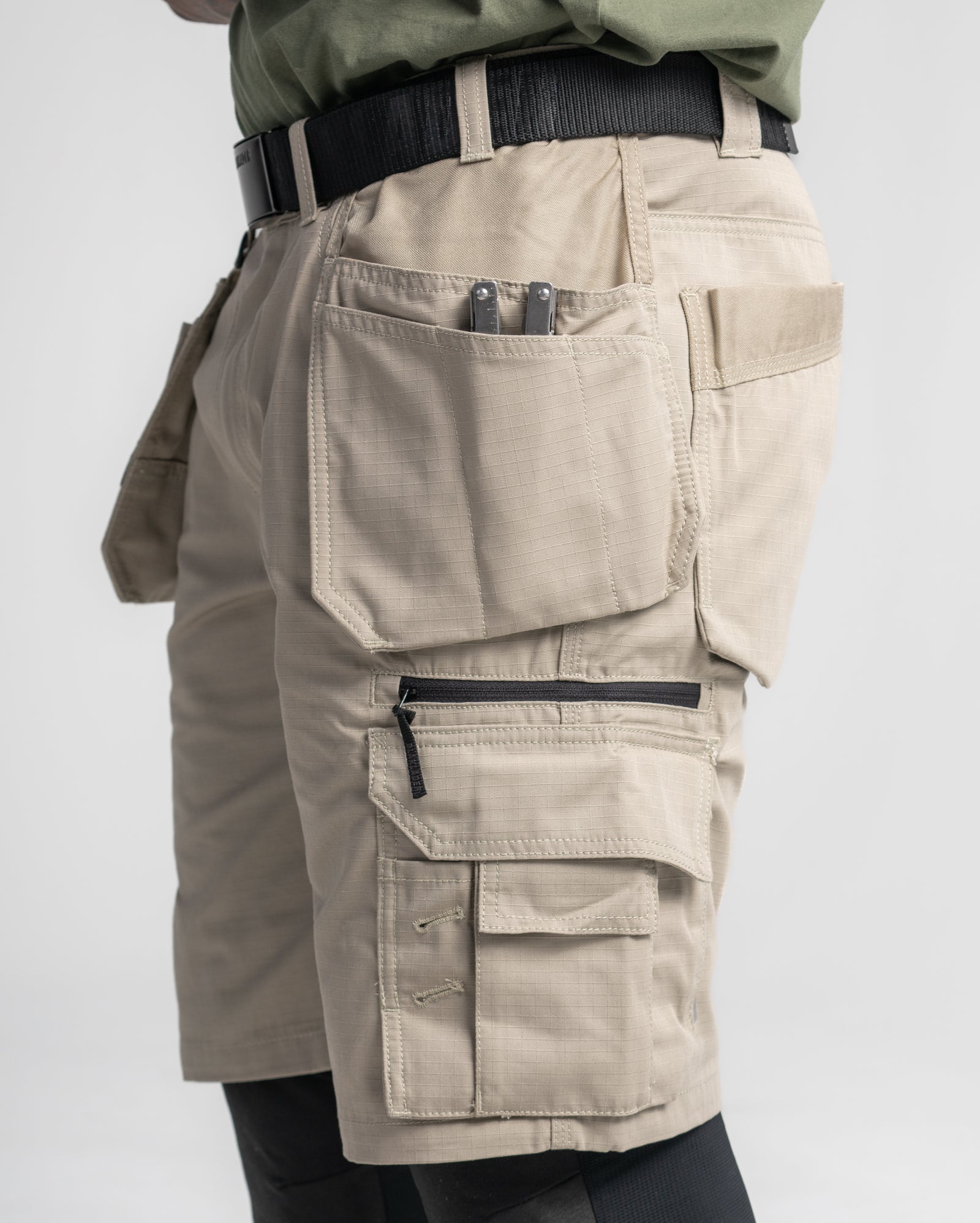 Ripstop Shorts - With Utility Pockets - White/Dark grey