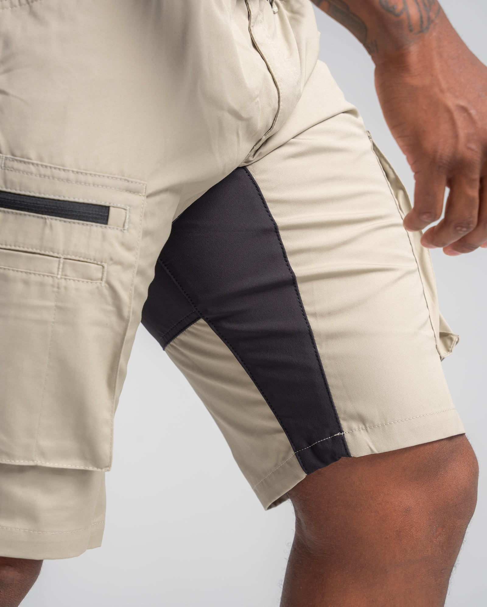 Service Shorts With Stretch - Dark olive green /black